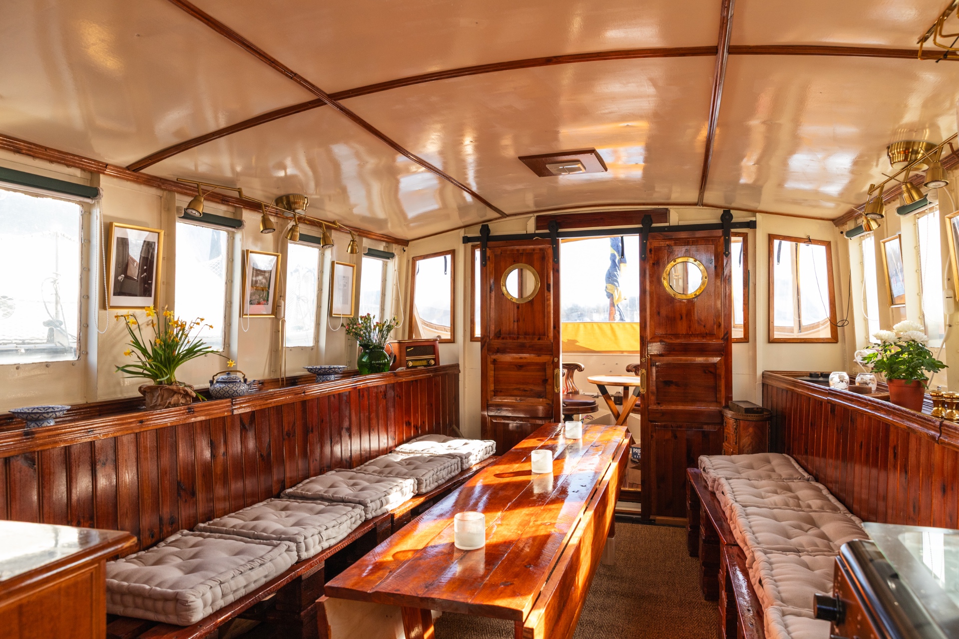 M/S Maryonette — interior saloon